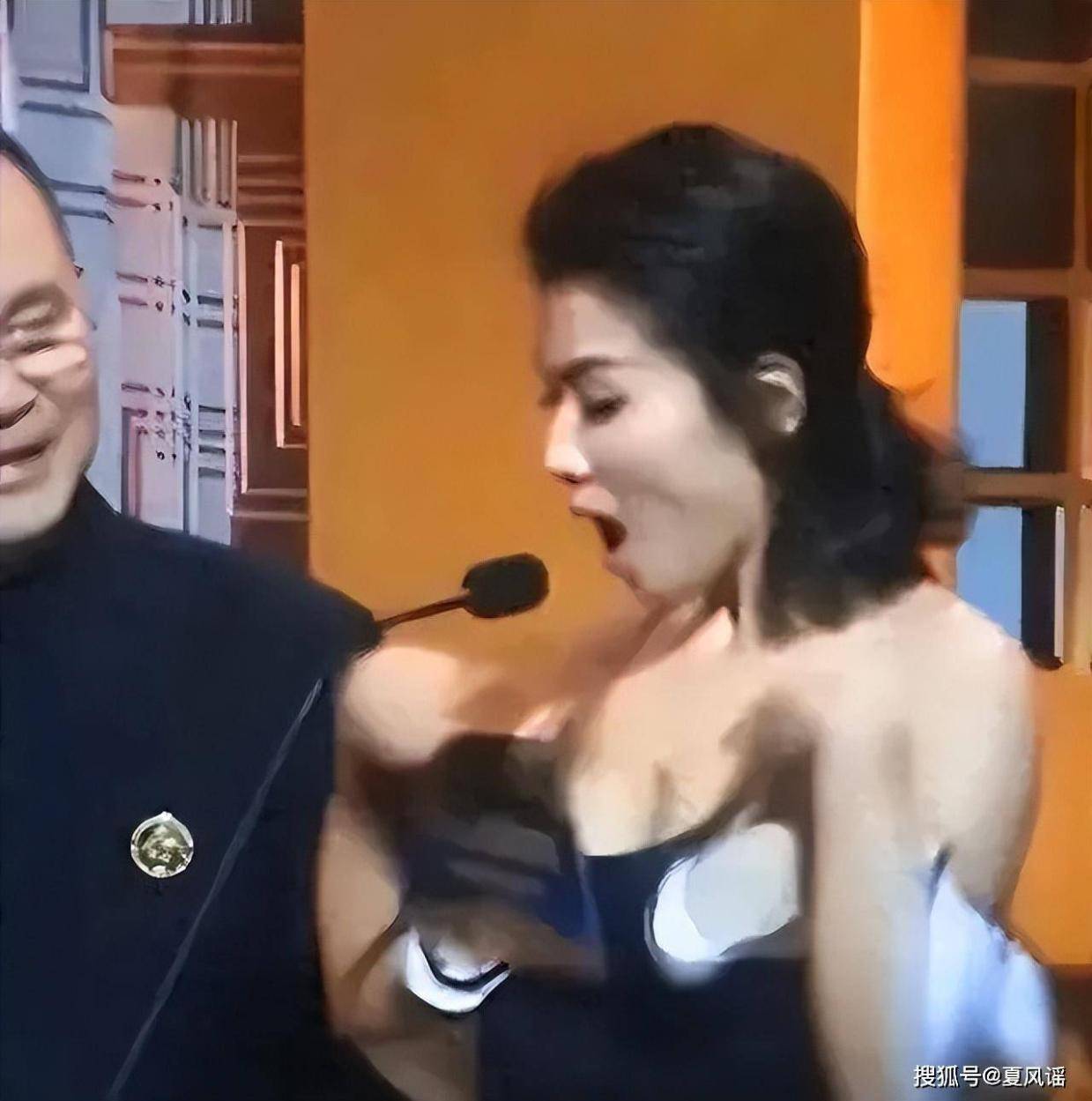 刘涛故意走光？事件引起热议，网友：为啥明星的衣服质量那么差？_公众_失误_形象