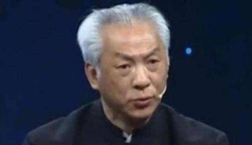 女子拿祖传"狼皮"鉴宝,鉴宝大师看后称:我拒绝估价和鉴定