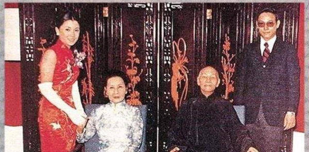 蒋孝勇这么说,就是想要表明自己的态度,岁月变迁,蒋