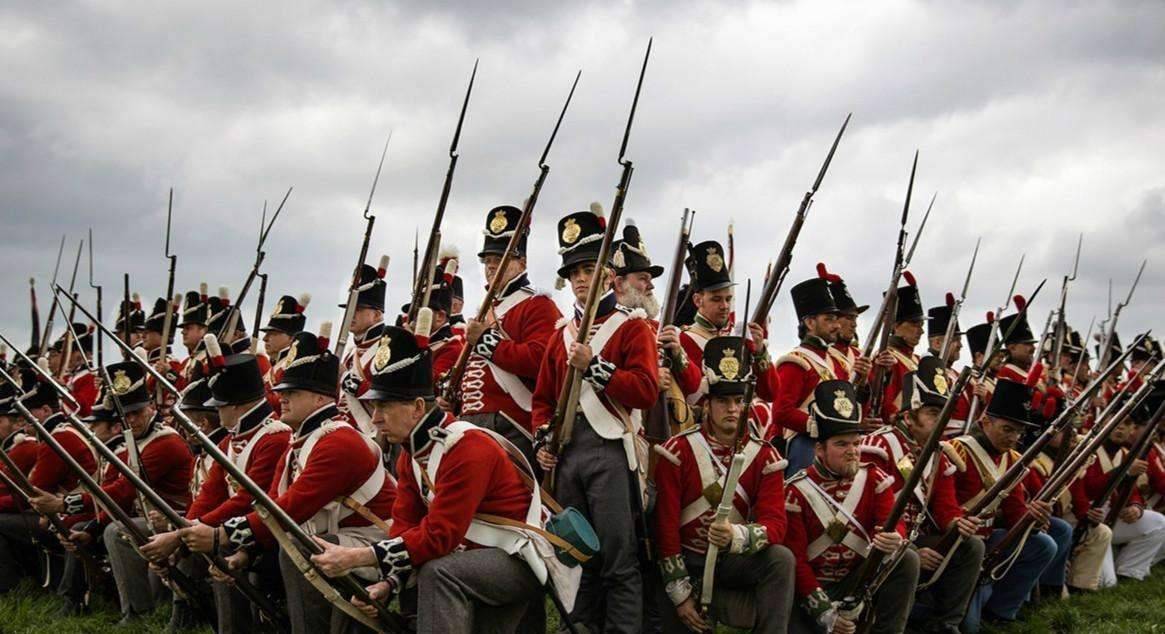 18世纪欧洲,排队枪毙的战争年代,什么样的士兵会站在前排?