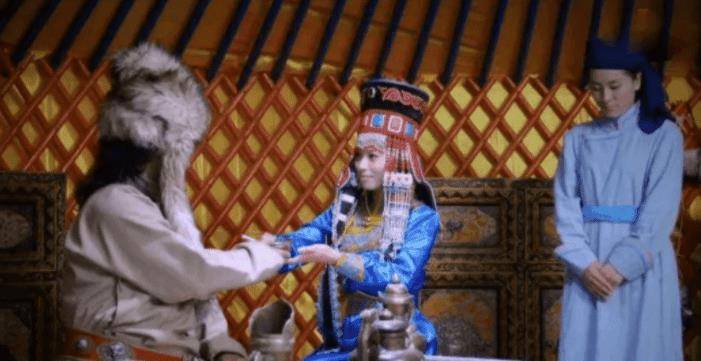 蒙古族女子行礼手势图片