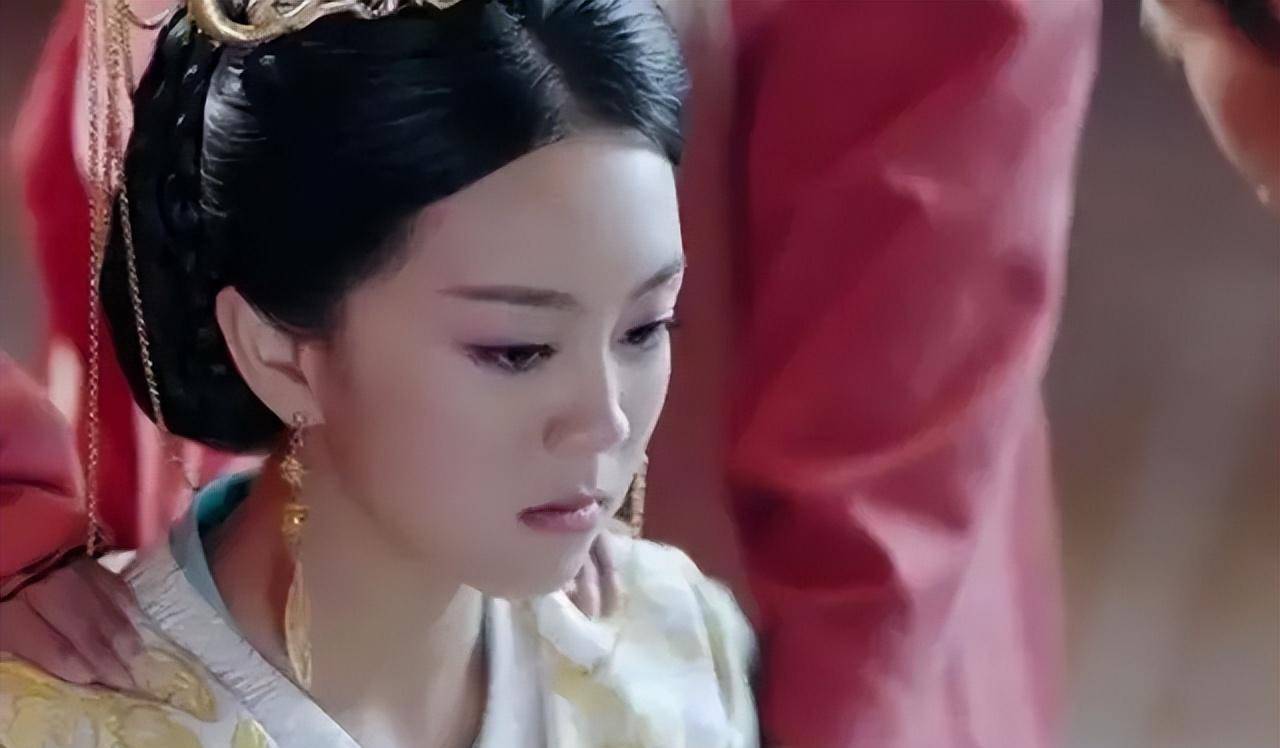 可尽管杨丽华小心翼翼的照顾着李静训,在李静训九岁那年,一场急病还是