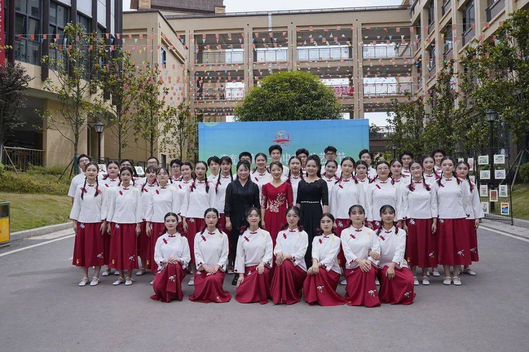白塔中学合唱团在南充市第十一届中小学生艺术节展演中荣获第一名