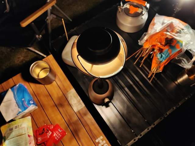 复刻经典,创新拉伸设计,傲雷 兰灯·夕影伸缩版点亮你的户外时光