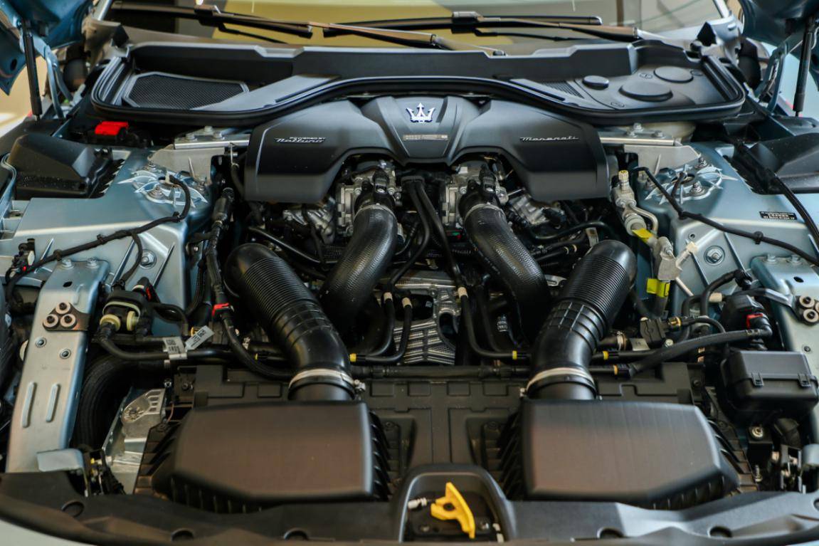 壮游 岂止于行 广州保利玛莎拉蒂全新granturismo跑车品鉴试驾会