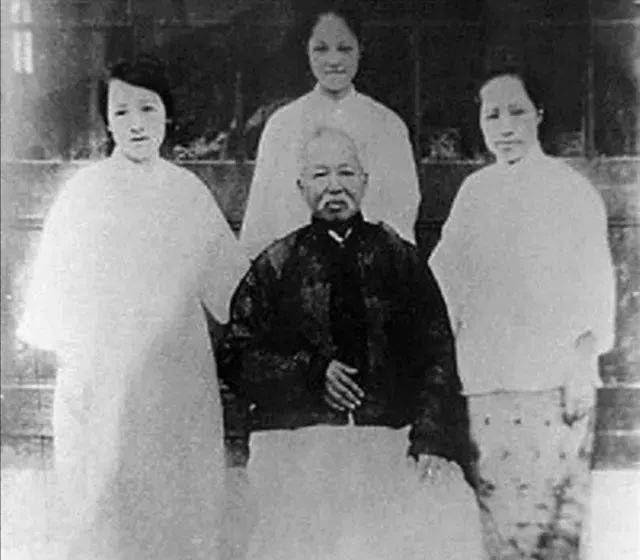 康有为临终前最放心不下六姨太,留下无耻遗言,六姨太后来怎样了