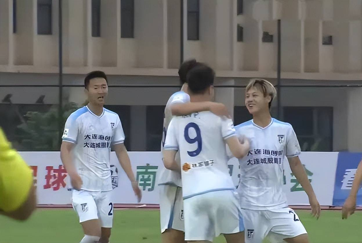原创            1-2！大连队被中乙球队淘汰，遭个别球迷嘲讽，或是战略性放弃-大连足球中超