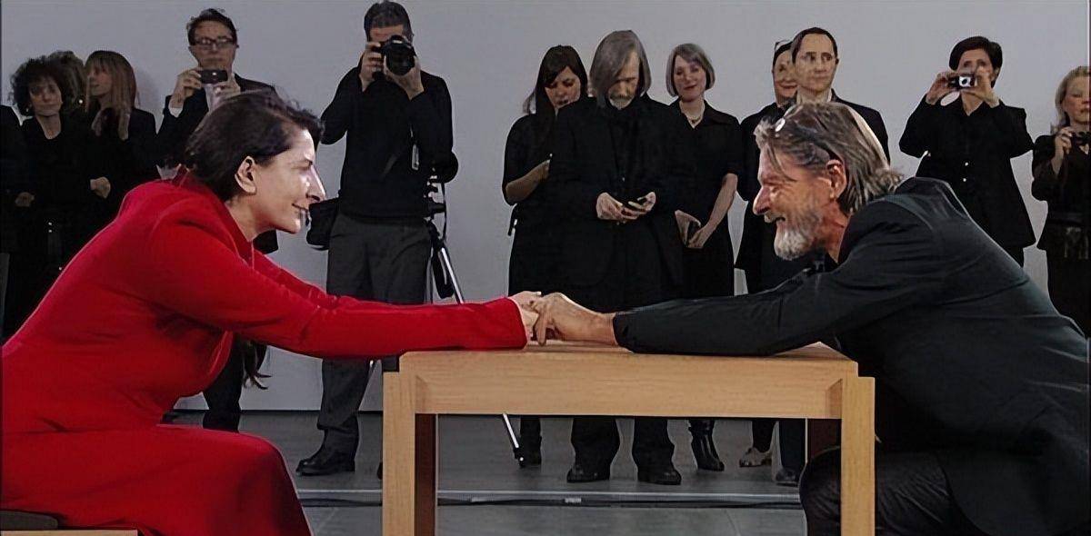 小时与1500人对视,如同雕塑,直到前男友出现_阿布拉莫维奇_乌雷_艺术