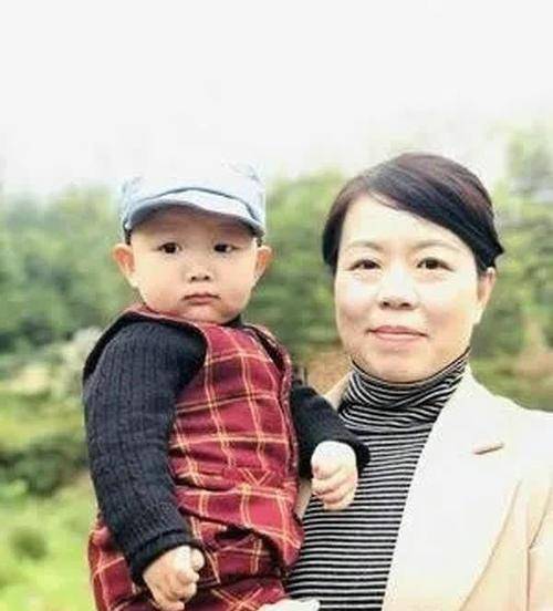 剥夺养母看最后一眼的权利,让郭威抱遗像,能怎么样?