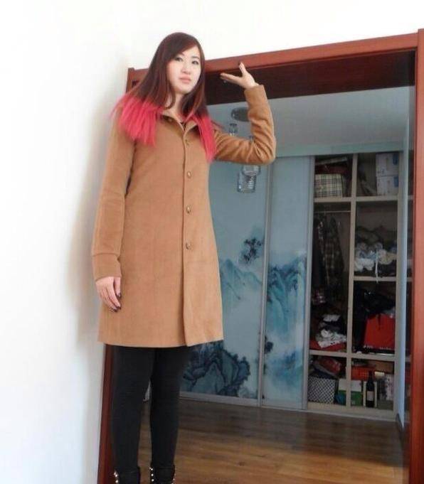 中国女篮姑娘嫁农村丈夫,身高近2米总撞门框,公婆:换大门