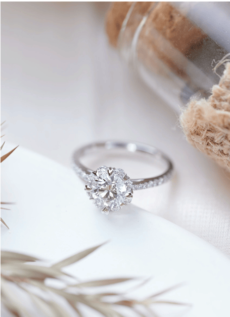 "悦天然 悦心动",老凤祥天然钻石饰品见证你的520喜事