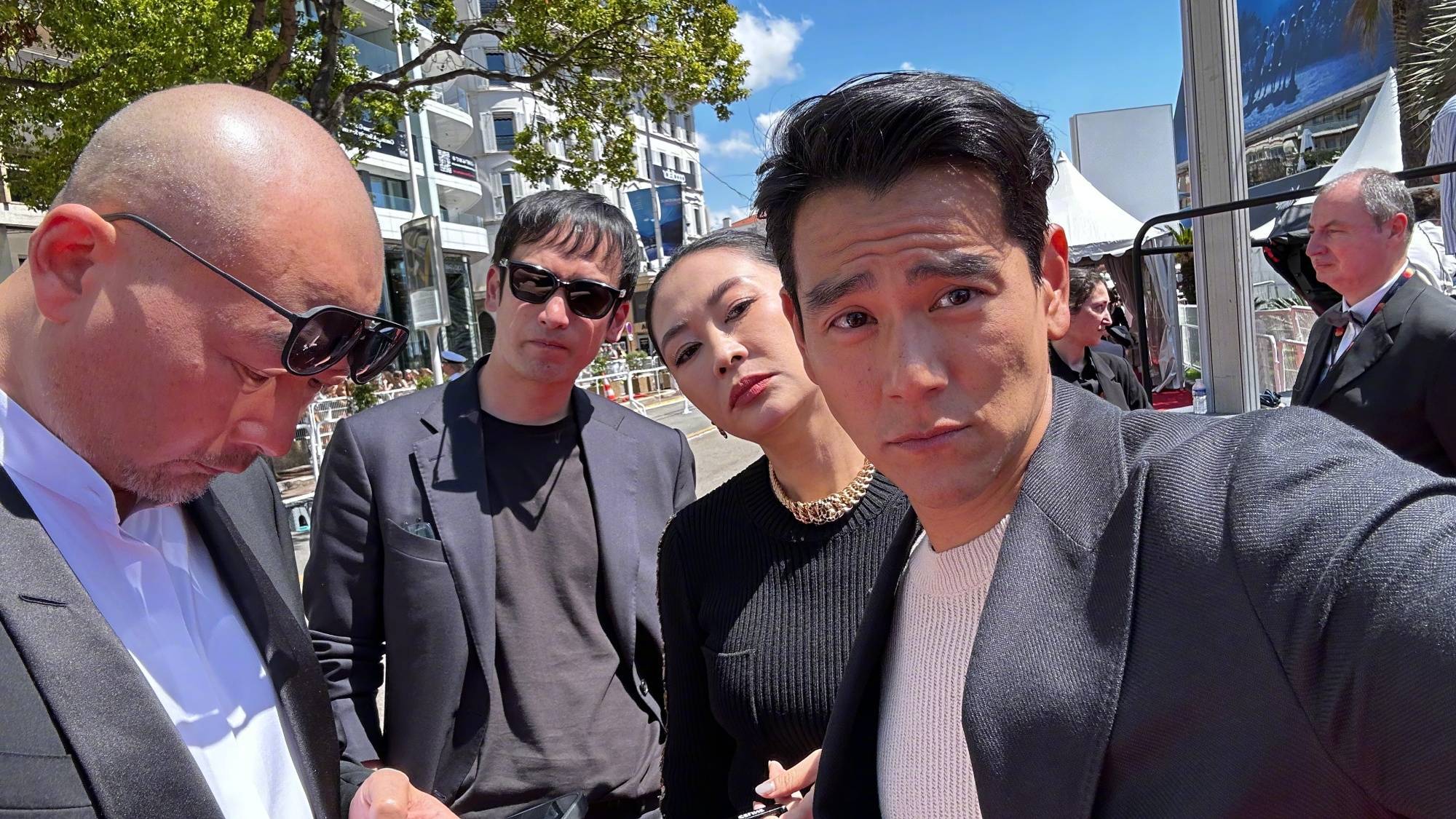 彭于晏晒戛纳众明星大合影,佟丽娅很豪放,古天乐脸僵,林峰老了