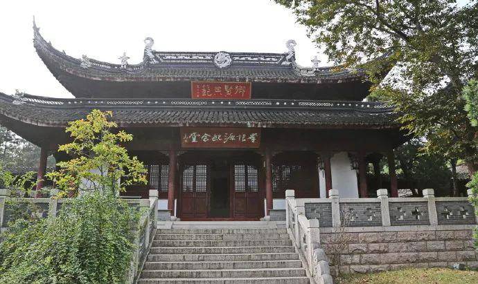 位于苏州吴中区藏书镇的李根源纪念馆虽然章士钊打心底里认为章太炎