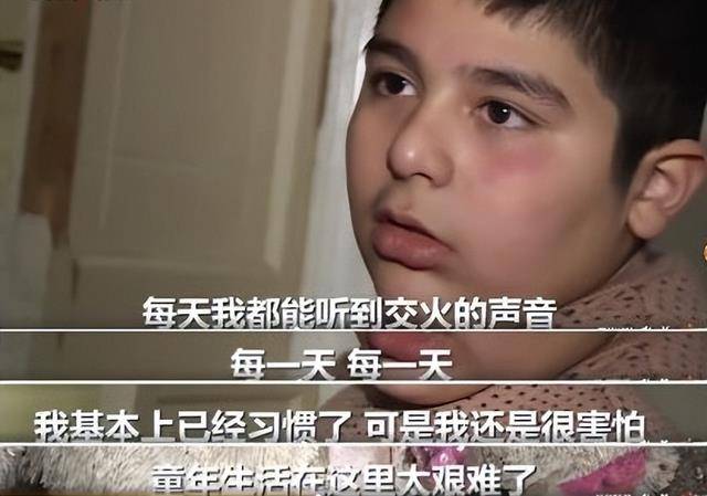 生于战争期间的叙利亚男孩利思在战火中失去了自己的父母,但是他却