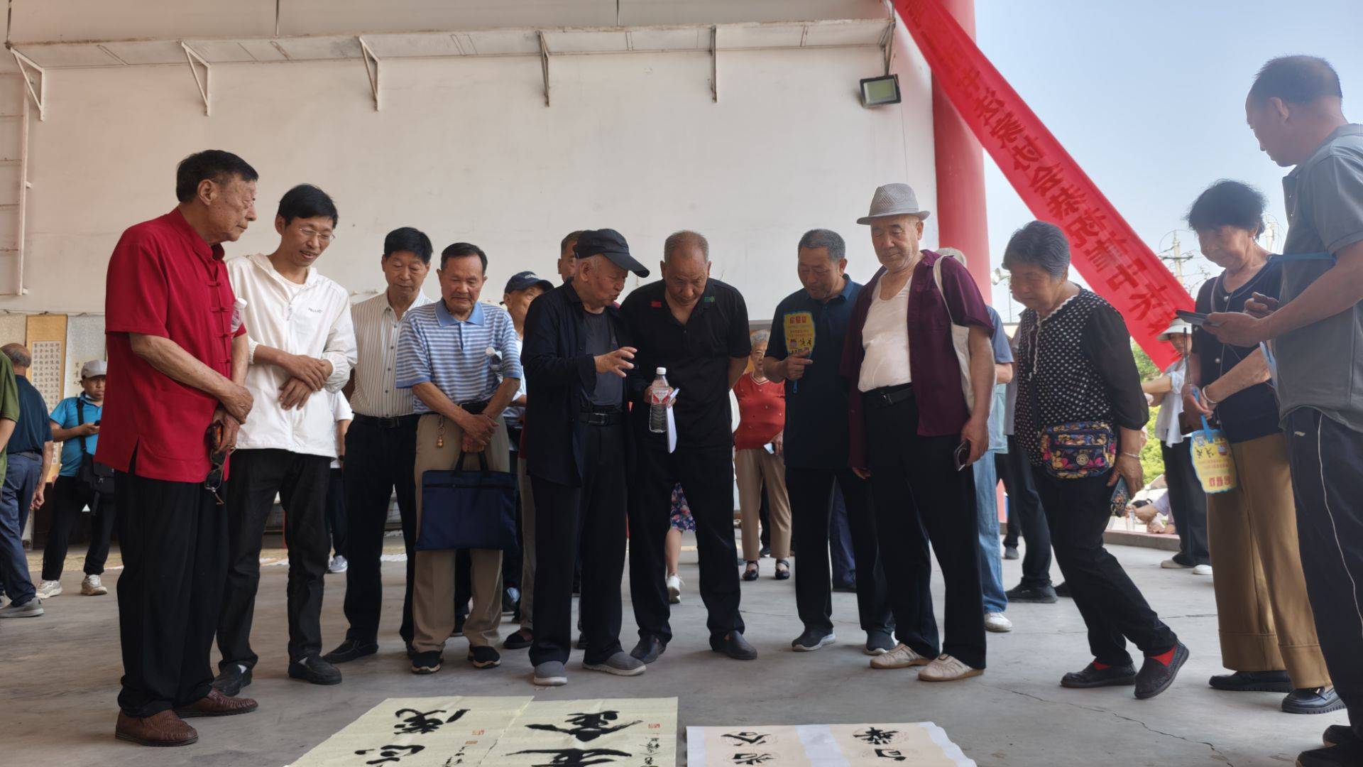 据了解,白沙书画学会是巩义市成立较早,规模较大的村级书画院,书画