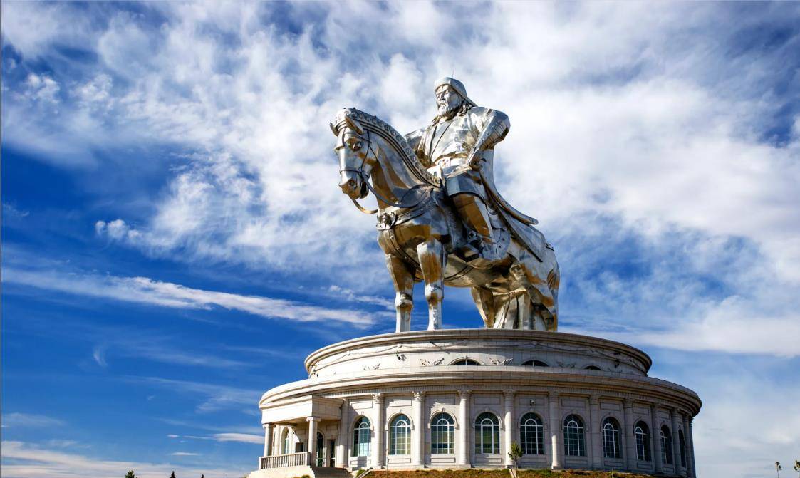 当年送中国"3万只羊"的蒙古国总统,如今涉嫌18亿贪腐大案!