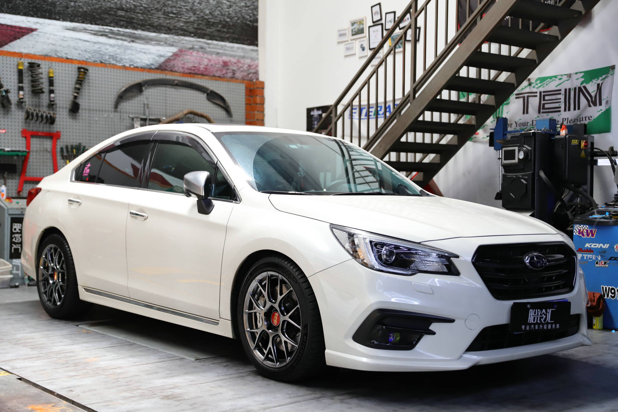 轮毂成为斯巴鲁力狮的点睛之笔:日本bbs re-v7锻造轮毂改装历程