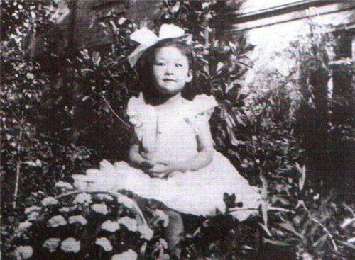 顾圣婴:19岁获金奖,30岁与母亲,弟弟一同自尽,葬礼上尸骨无存