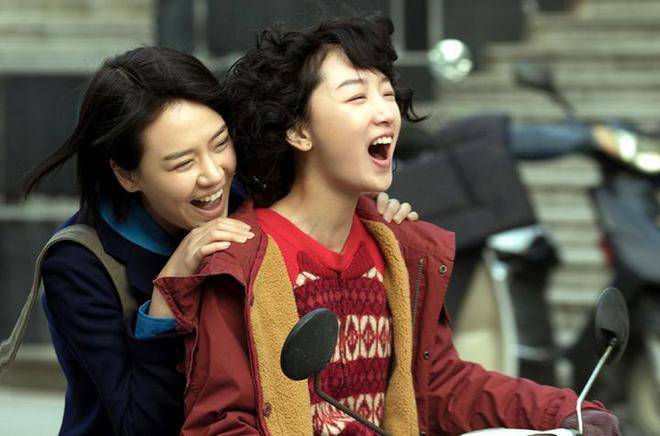 马思纯祝曼城夺冠联动!颜值封神曾是纯欲天花板,出演七月与安生