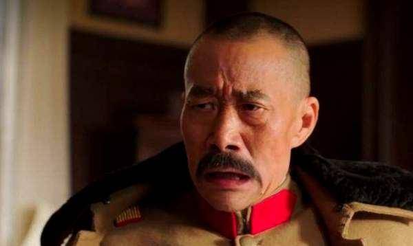 "由于张作霖传奇的经历,所以他的性格中带有匪气,常常自称