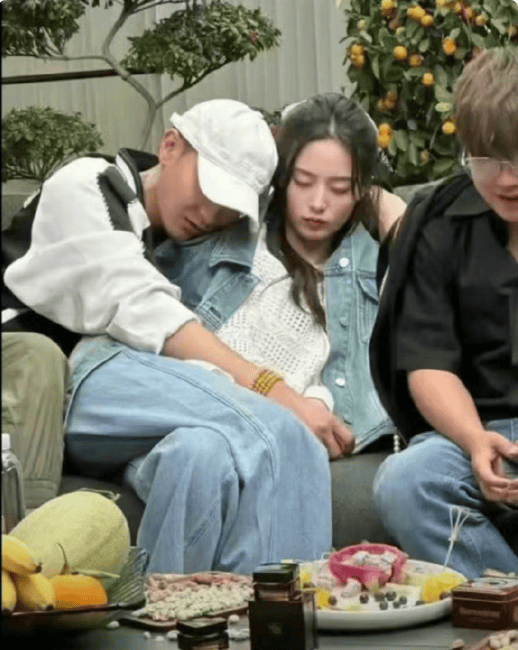 被黄子韬求婚成功,徐艺洋情人节晒美照,温文尔雅有韵味