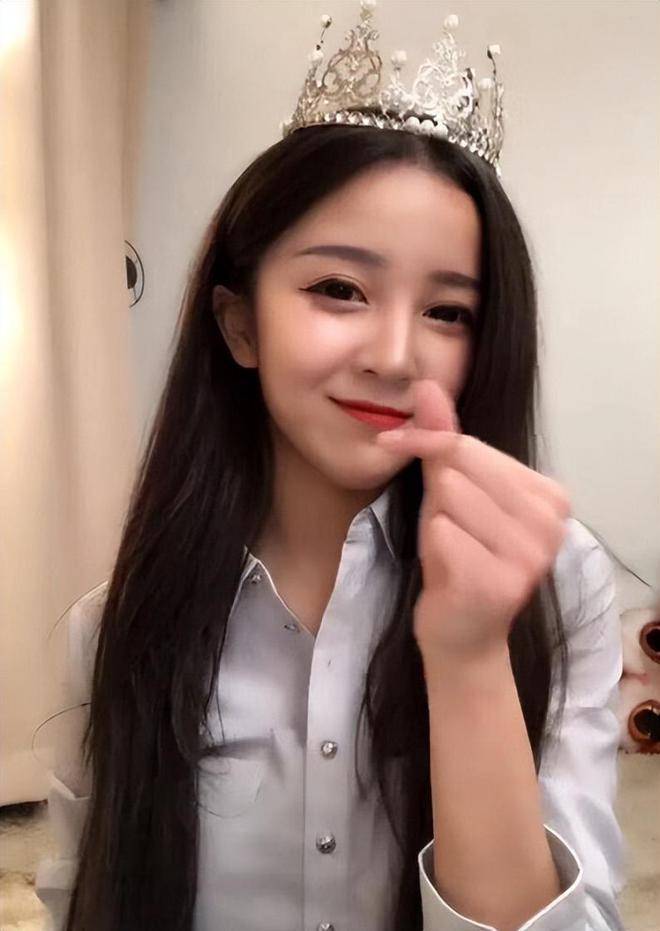 惠子作为彼时抖音一姐,被平台安排与胜仔进行了一