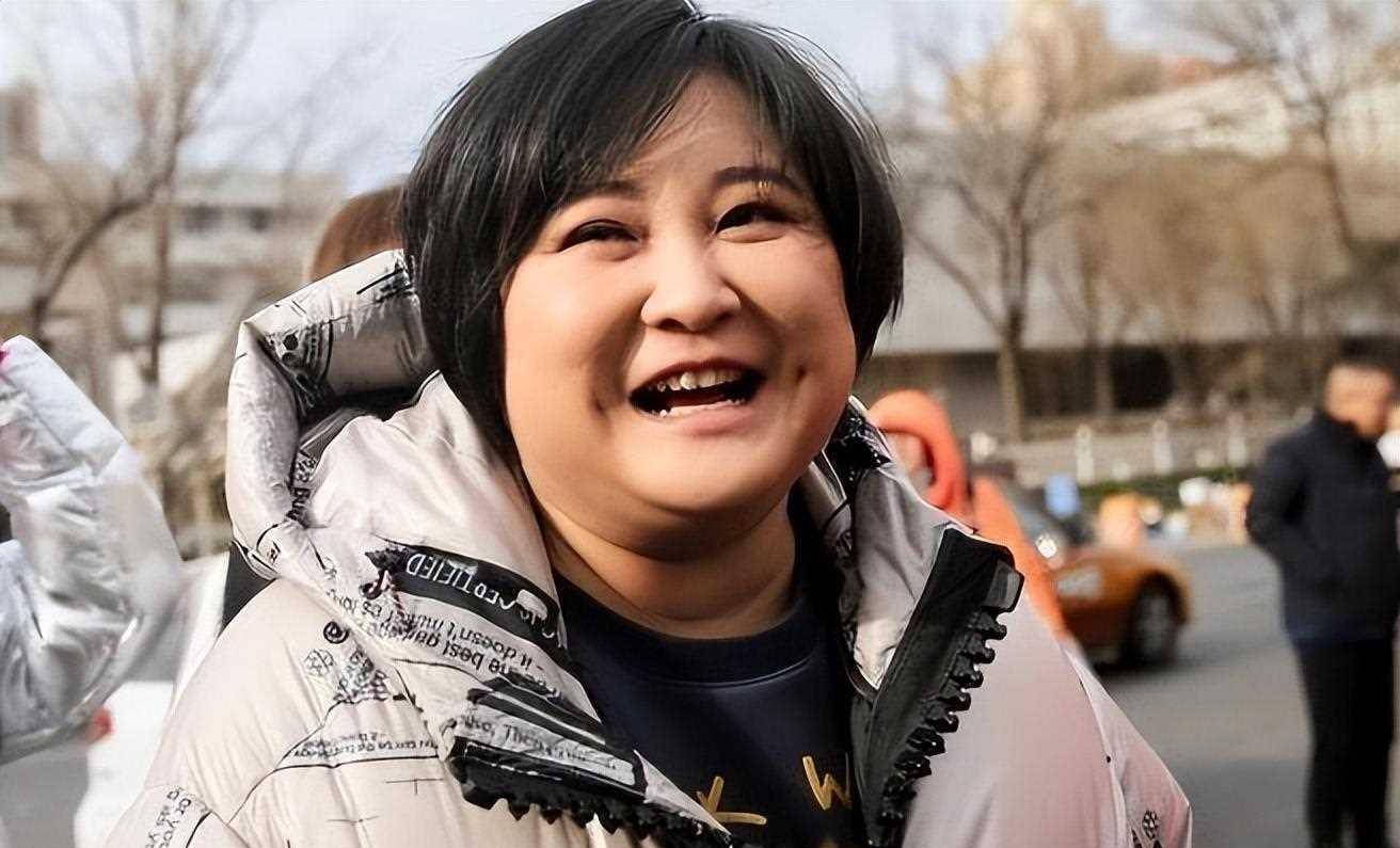 事实证明,"消失一年"的贾玲,已经走上另一条康庄大道