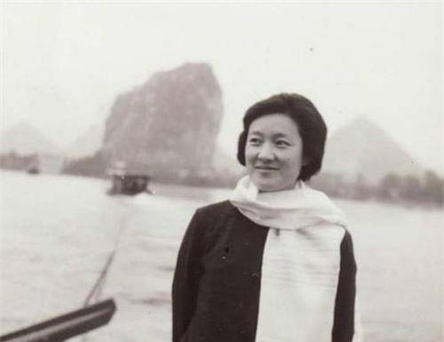 民国职业交际花,怀孕后却惨遭丈夫狠心抛弃,生下一女名扬四海_谈雪卿