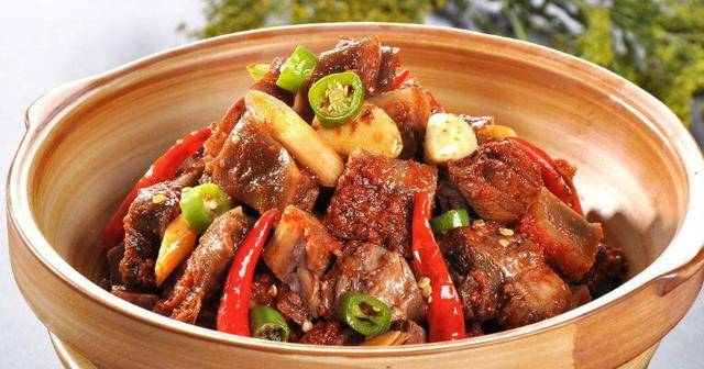 中国狗肉史:秦汉时期为宫廷珍品,清朝时只有穷人在吃