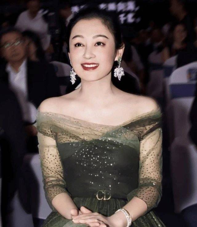 究竟有多美,看到年轻照就知道_陈红_美得_气质