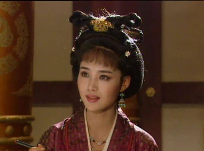随着武则天称帝,上官婉儿离万丈深渊就越来越近.