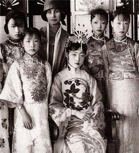 清末太监辛酸自述:为报父仇净身,晚上伺候贵妃,鞋底要藏苍耳!