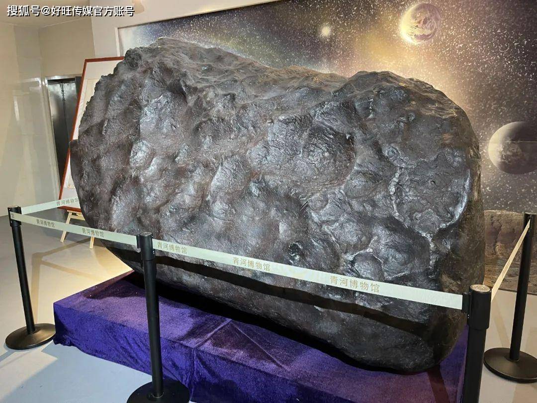 美国神秘金属巨石真相图片