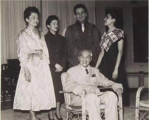 三人和平相处10年,直到女儿发现保险箱密码_卢芹斋_法国_玛丽·罗斯