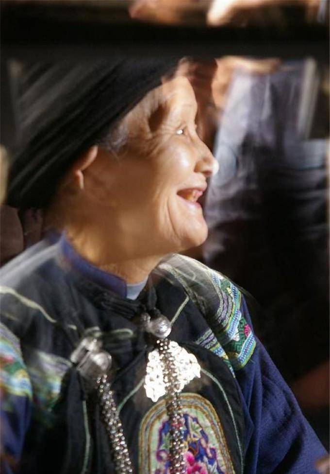 杨炳莲:16岁被掳上山成压寨夫人,只因太好看,她到底有多美?