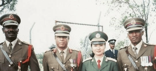 不做演员执意留在部队,拒绝的理由让人意外_女子特警队_雷敏_训练