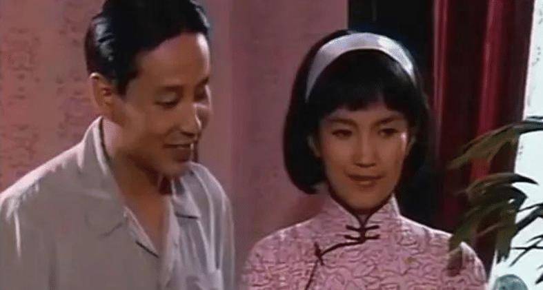  p>在《围城》这本书里,钱钟书用主角方鸿渐的经历做主线,讲述了在
