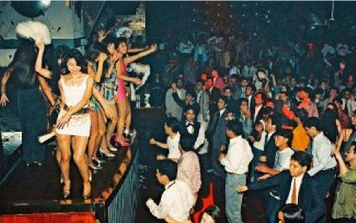 2004年,沈阳舞厅舞女接连失踪被害,警方锁定出手大方的退休厂长