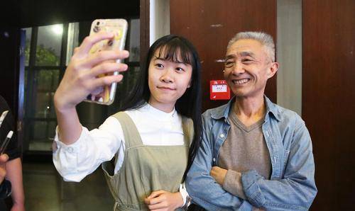 "流氓教授"戴建业,爆红后狂捞1000万,网友:流氓重情才爱钱