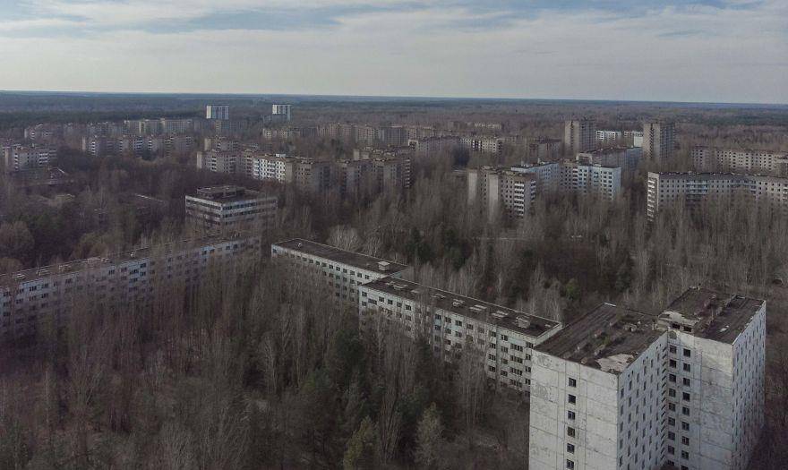 切尔诺贝利核泄漏百年不可进入,为何广岛短短几十年能正常住人?