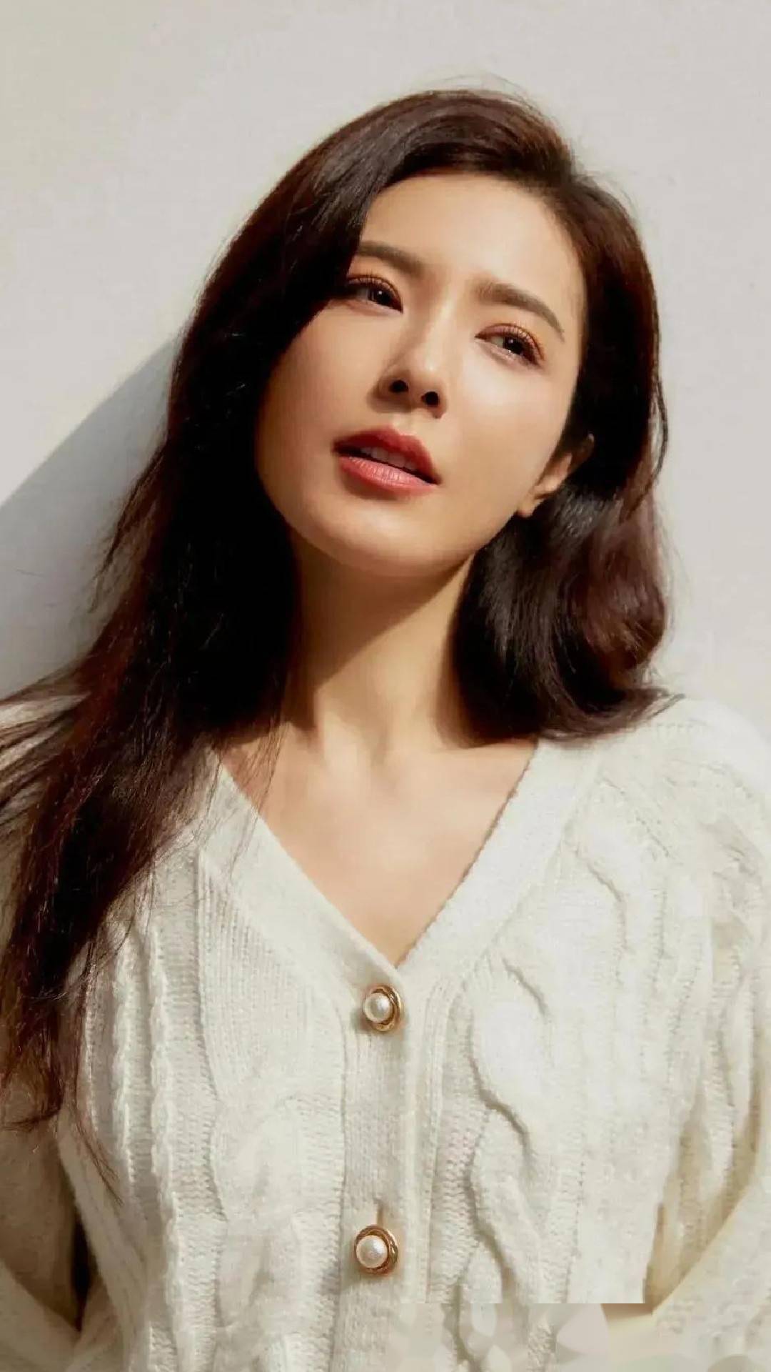 姨圈顶流曾黎最新写真曝光,她的魅力无人能敌!