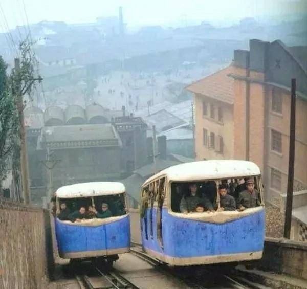 二十四,会仙楼宾馆二十三,石门大桥二十二,人民大礼堂二十一,解放碑二