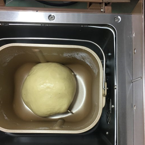 香蕉辫子吐司,吐司中夹有淡淡的香蕉香味,既营养又美味_进行_烤箱