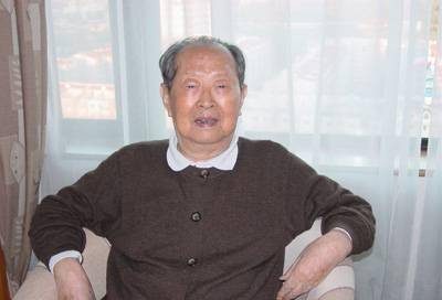 他是原四川省委书记,曾是二野名将,55岁主政成都,活了85岁
