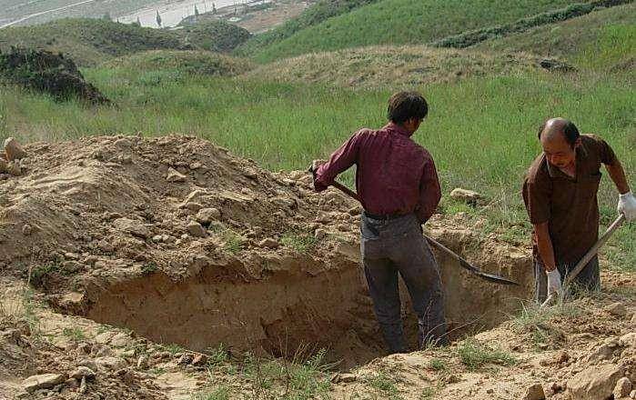 个灾年,当年京城暴发严重疫情,湖北境内也是天花大流行,死亡了不少人