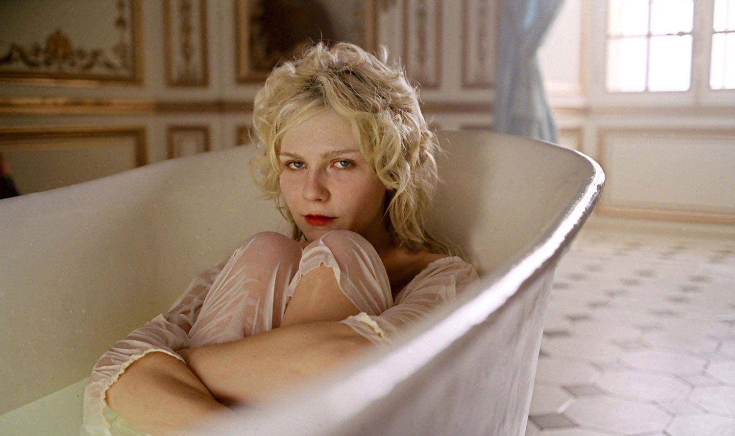 《绝代艳后》:窥探法国历史上最被讨厌的女人,及奢华背后的孤独