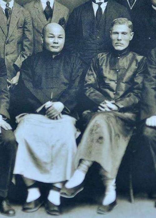 却被他抛弃,儿子成富豪后表示:只做中国人_施娣_何仕文_女孩