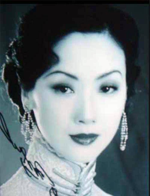 在民国时期的影坛地位仅次于影后胡蝶,她参演的几部电影《北京杨贵妃