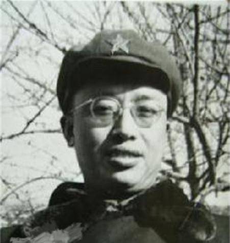 军参谋长和师政委受重伤逃难深山,参谋长牺牲大山,师政委成少将_谢良