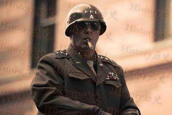 二战期间,巴顿将军将军的女婿约翰·沃特斯中校在突尼斯被纳粹德军